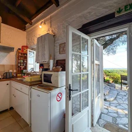 Tsoupis Villa *