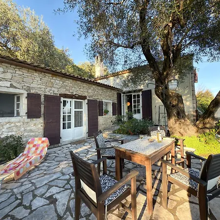 Villa Tsoupis *