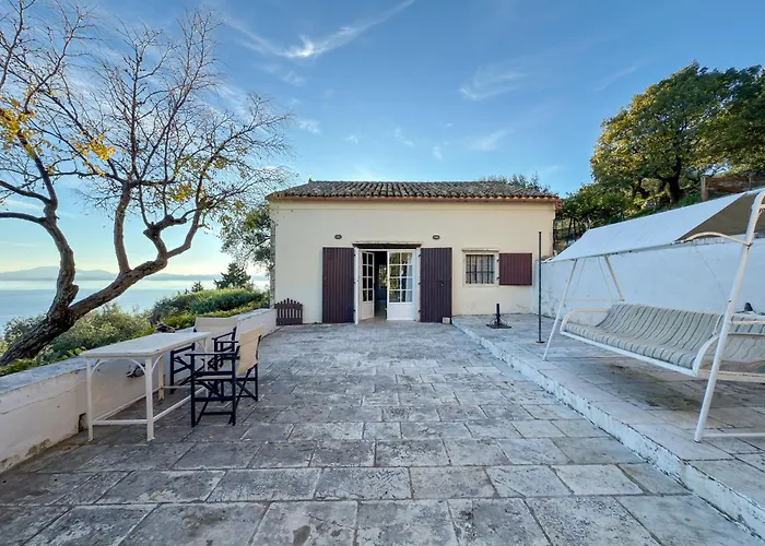 Tsoupis Villa