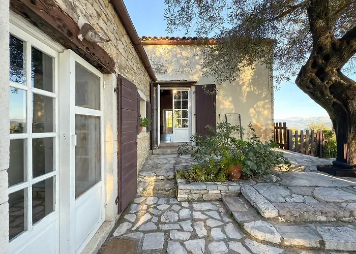 Villa Tsoupis *