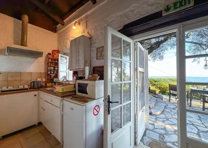 Tsoupis Villa *